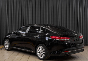 Подержанный автомобиль Kia Optima Sedan 2017 года (7 фото)