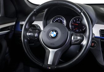 Подержанный автомобиль BMW X1 2019 года (13 фото)