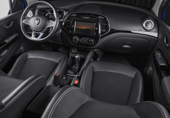 Подержанный автомобиль Renault Kaptur 2020 года (10 фото)