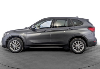 Подержанный автомобиль BMW X1 2021 года (8 фото)