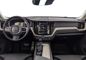 Подержанный автомобиль Volvo XC60 2021 года (14 фото)