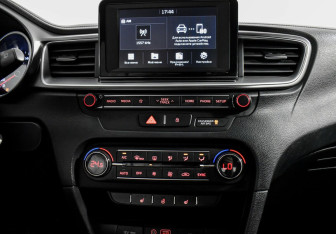 Подержанный автомобиль Kia Ceed Wagon 2019 года (11 фото)