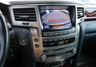 Подержанный автомобиль Lexus LX 2013 года (21 фото)