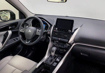 Подержанный автомобиль Mitsubishi Eclipse Cross 2022 года (7 фото)