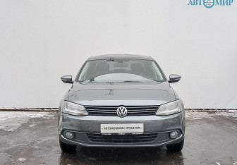 Подержанный автомобиль Volkswagen Jetta Sedan 2012 года (2 фото)
