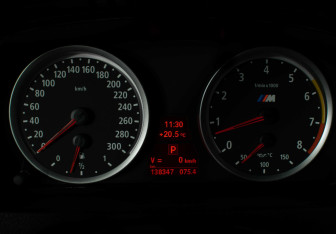 Подержанный автомобиль BMW X6 2010 года (19 фото)