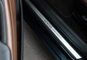 Подержанный автомобиль Genesis G80 2022 года (24 фото)