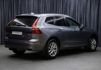Подержанный автомобиль Volvo XC60 2019 года (5 фото)