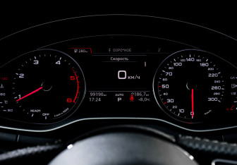 Подержанный автомобиль Audi A5 Liftback 2018 года (11 фото)