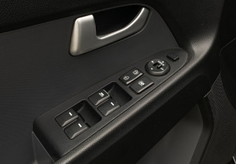 Подержанный автомобиль Kia Sportage 2011 года (17 фото)