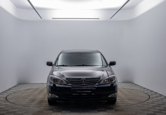 Подержанный автомобиль Toyota Camry Sedan 2004 года (2 фото)