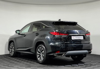 Подержанный автомобиль Lexus RX 2020 года (7 фото)
