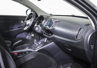Подержанный автомобиль Kia Sportage 2011 года (11 фото)
