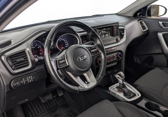 Подержанный автомобиль Kia Ceed Wagon 2020 года (15 фото)