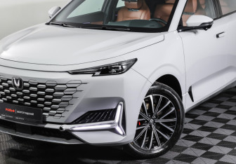 Подержанный автомобиль Changan UNI-K 2024 года (28 фото)