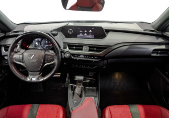 Подержанный автомобиль Lexus UX 2020 года (14 фото)
