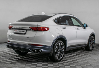 Подержанный автомобиль Geely Tugella 2022 года (5 фото)
