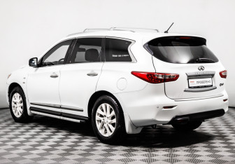Подержанный автомобиль Infiniti QX60 2014 года (7 фото)