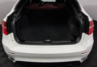 Подержанный автомобиль BMW X6 2011 года (9 фото)