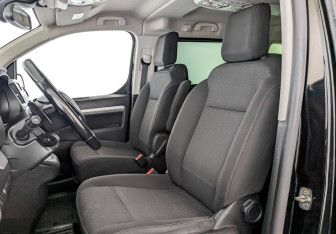 Подержанный автомобиль Peugeot Traveller 2021 года (21 фото)