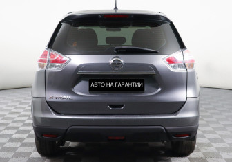 Подержанный автомобиль Nissan X-Trail 2015 года (4 фото)