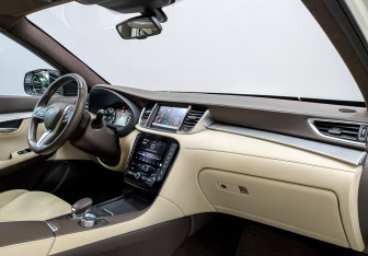 Подержанный автомобиль Infiniti QX50 2021 года (11 фото)