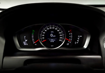 Подержанный автомобиль Volvo XC60 2017 года (14 фото)