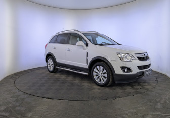 Подержанный автомобиль Opel Antara 2014 года (3 фото)