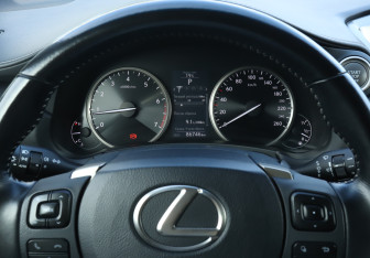 Подержанный автомобиль Lexus NX 2017 года (11 фото)