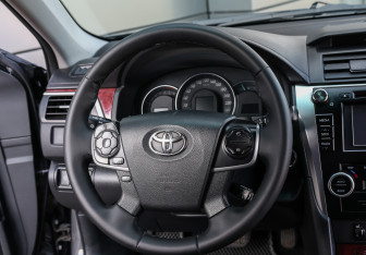 Подержанный автомобиль Toyota Camry Sedan 2014 года (17 фото)
