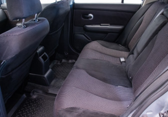 Подержанный автомобиль Nissan Tiida Sedan 2012 года (11 фото)