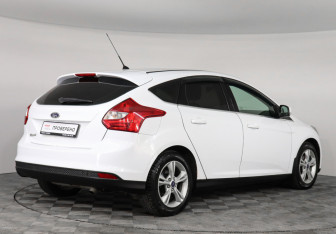 Подержанный автомобиль Ford Focus Hatchback 2012 года (2 фото)