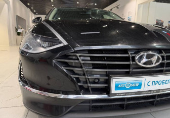 Подержанный автомобиль Hyundai Sonata 2020 года (9 фото)