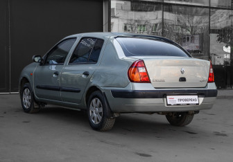 Подержанный автомобиль Renault Symbol 2003 года (6 фото)