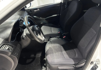 Подержанный автомобиль Hyundai Solaris Sedan 2014 года (8 фото)