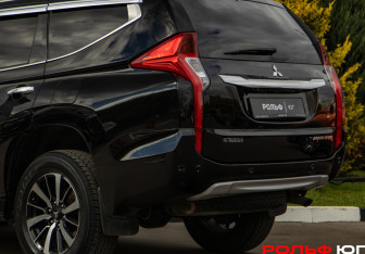 Подержанный автомобиль Mitsubishi Pajero Sport 2018 года (20 фото)