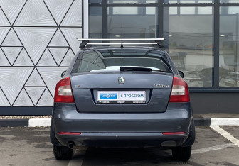 Подержанный автомобиль Skoda Octavia Liftback 2010 года (6 фото)