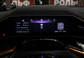 Подержанный автомобиль Zeekr 001 2023 года (13 фото)