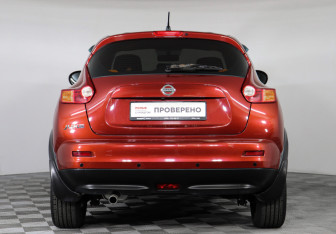Подержанный автомобиль Nissan Juke 2014 года (5 фото)
