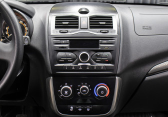 Подержанный автомобиль LADA (ВАЗ) Granta Liftback 2021 года (14 фото)