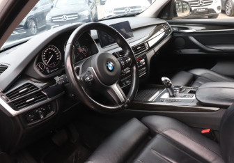 Подержанный автомобиль BMW X5 2014 года (13 фото)