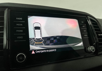 Подержанный автомобиль Skoda Karoq 2022 года (15 фото)