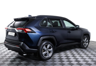 Подержанный автомобиль Toyota RAV4 2019 года (5 фото)