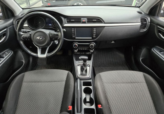 Подержанный автомобиль Kia Rio Sedan 2019 года (9 фото)