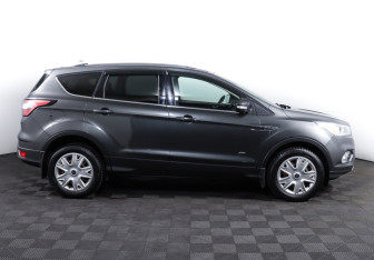 Подержанный автомобиль Ford Kuga 2017 года (4 фото)
