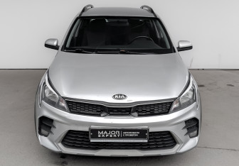 Подержанный автомобиль Kia Rio Hatchback 2021 года (2 фото)