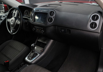 Подержанный автомобиль Volkswagen Tiguan 2013 года (7 фото)
