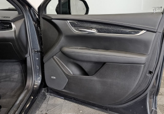 Подержанный автомобиль Cadillac XT5 2021 года (25 фото)