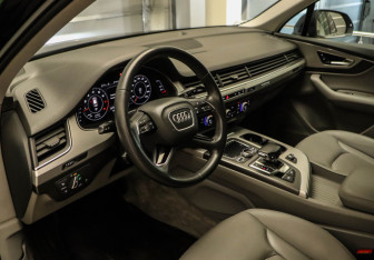 Подержанный автомобиль Audi Q7 2018 года (7 фото)