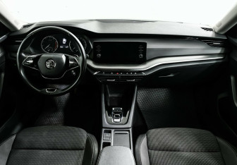 Подержанный автомобиль Skoda Octavia Liftback 2020 года (8 фото)